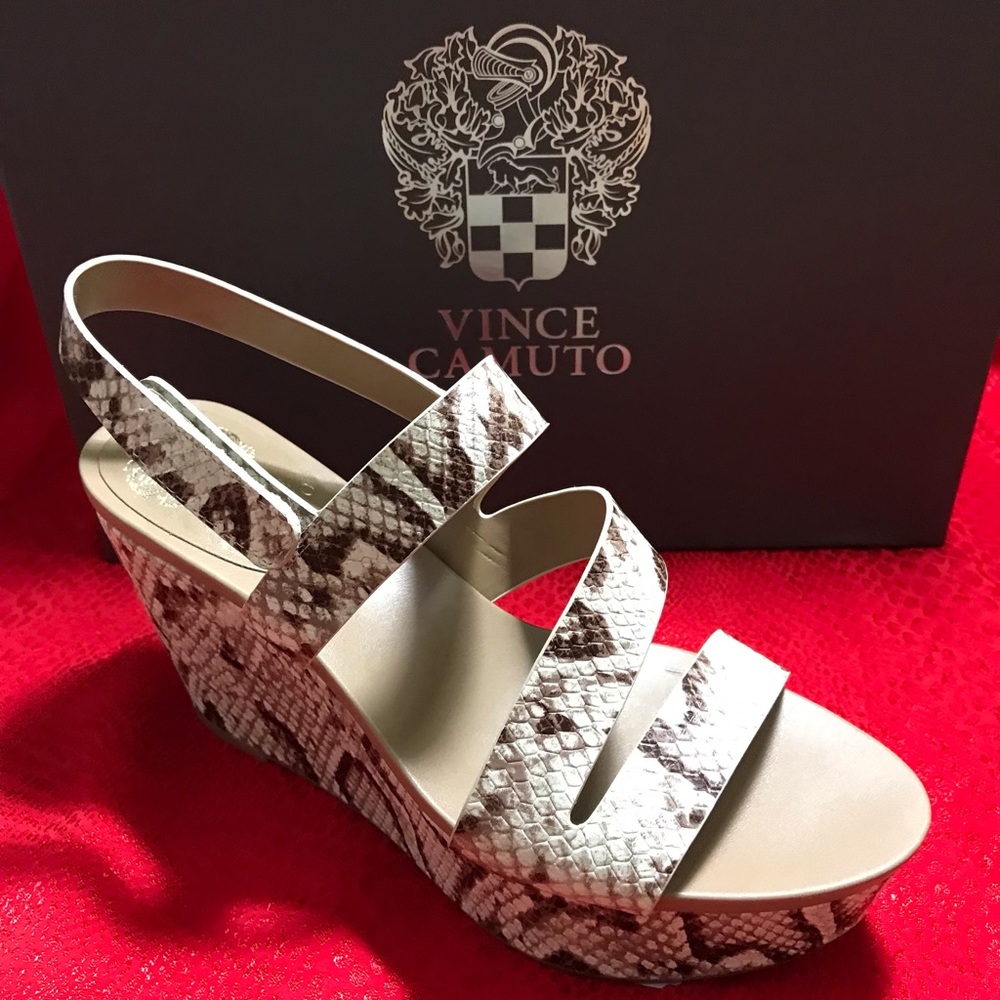 Vince Camuto Size 7.5M Velley Platform Wedge Sandal